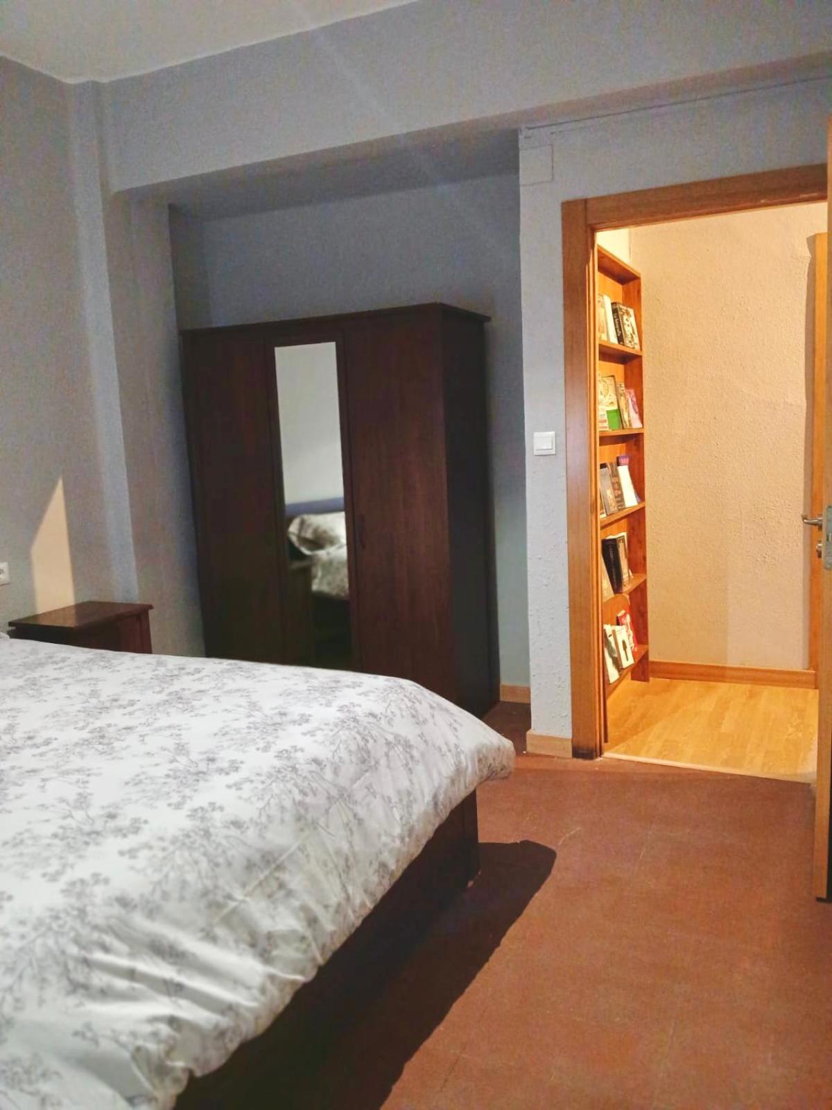 Segundo Antolin Yellow Door Ponferrada Exteriör bild