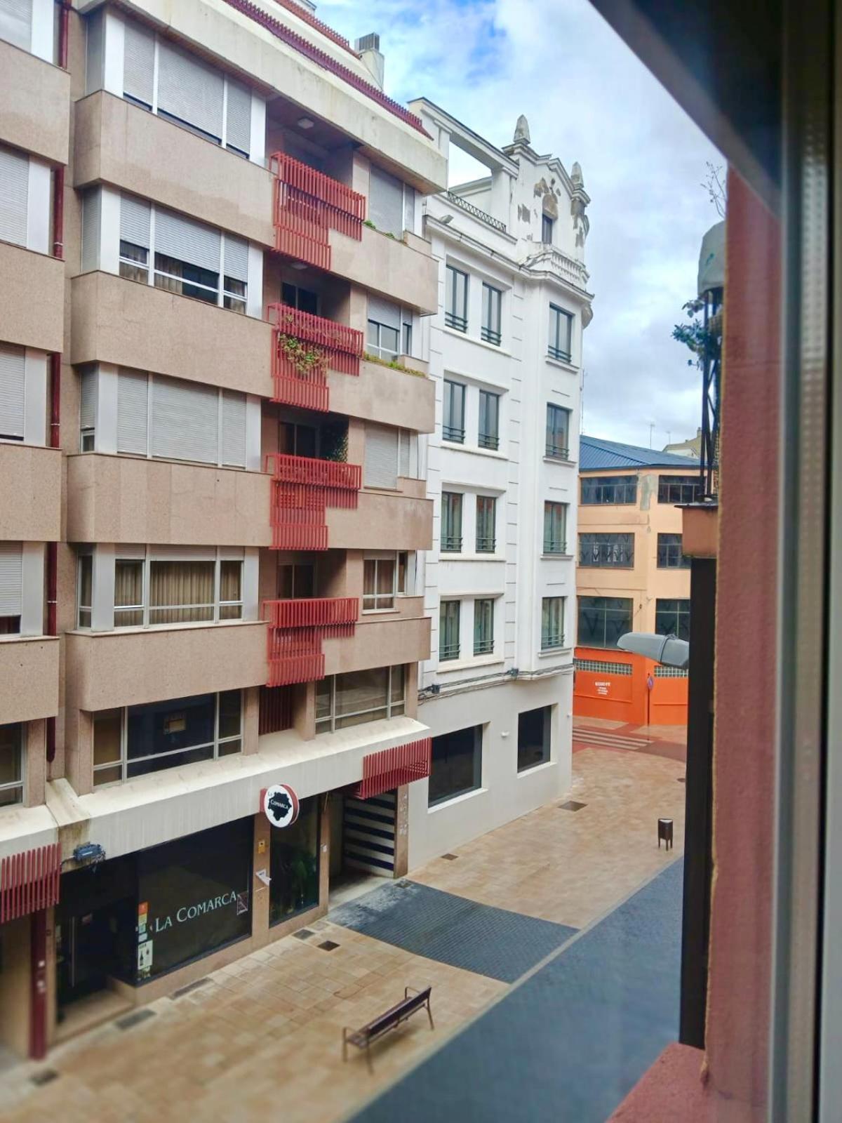 Segundo Antolin Yellow Door Ponferrada Exteriör bild